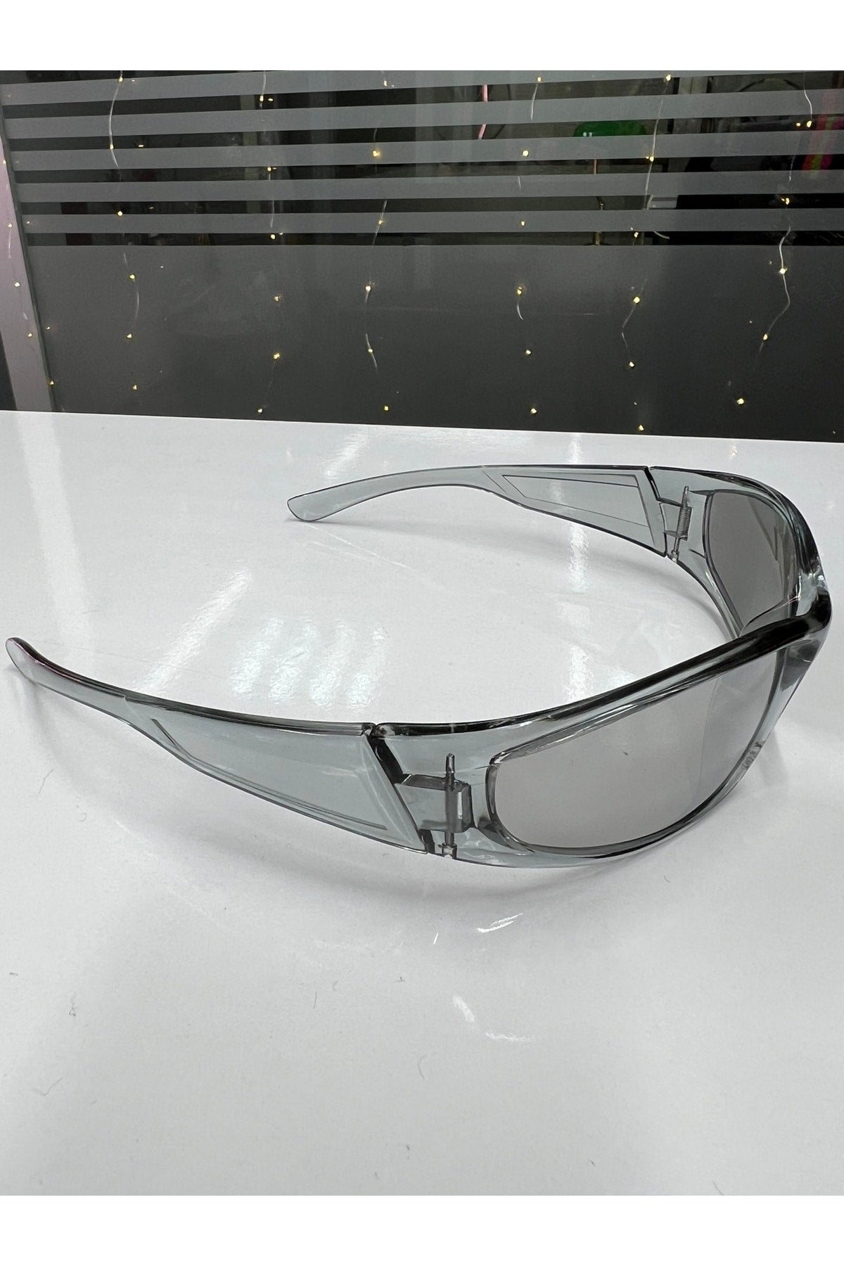 Gerahmte Millennium Y2K Unisex-Design-Sonnenbrille, geräuchert