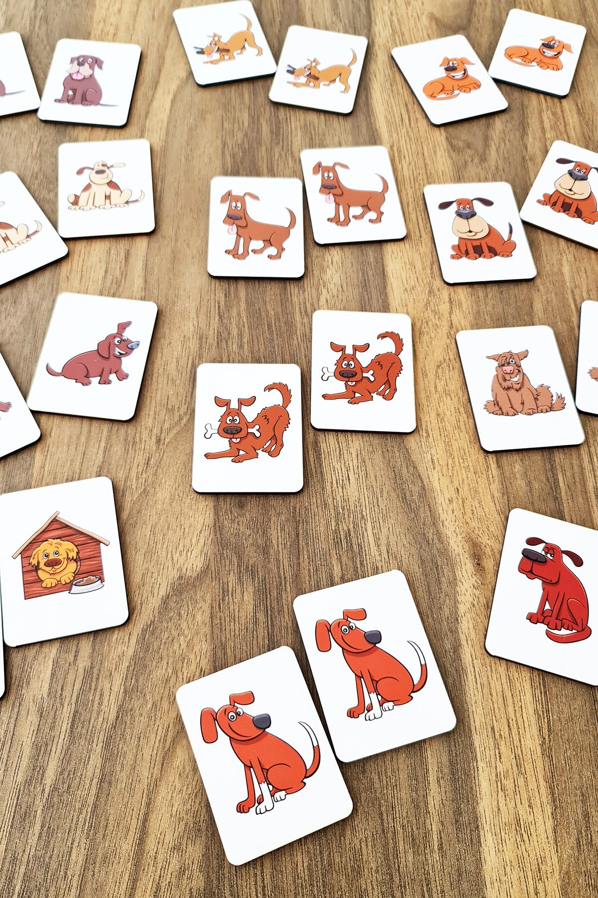 Hölzerne Hunde Brain Teaser Karten Matching Game Vorschule pädagogisches Material