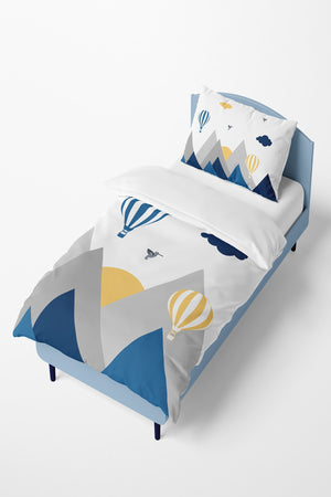 Bettbezug-Set mit blauem Bird Valley Mountain-Muster