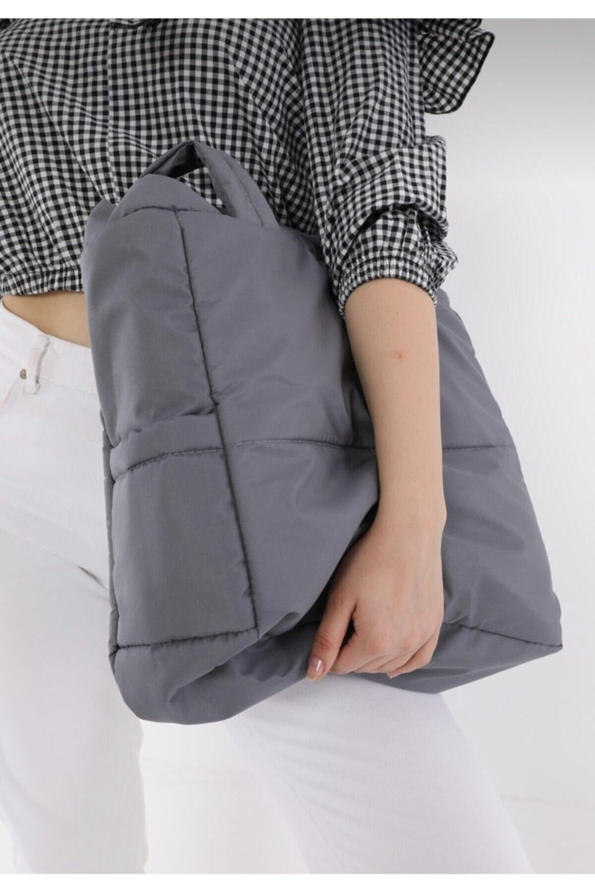 Shopper-Umhängetasche aus geprägtem Puffstoff für Damen