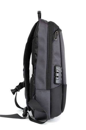 Schützen Sie Ihren Laptop mit einem wasserdichten, gefütterten Rucksack: 15,6-Zoll-Laptopfach, USB-Kabel
