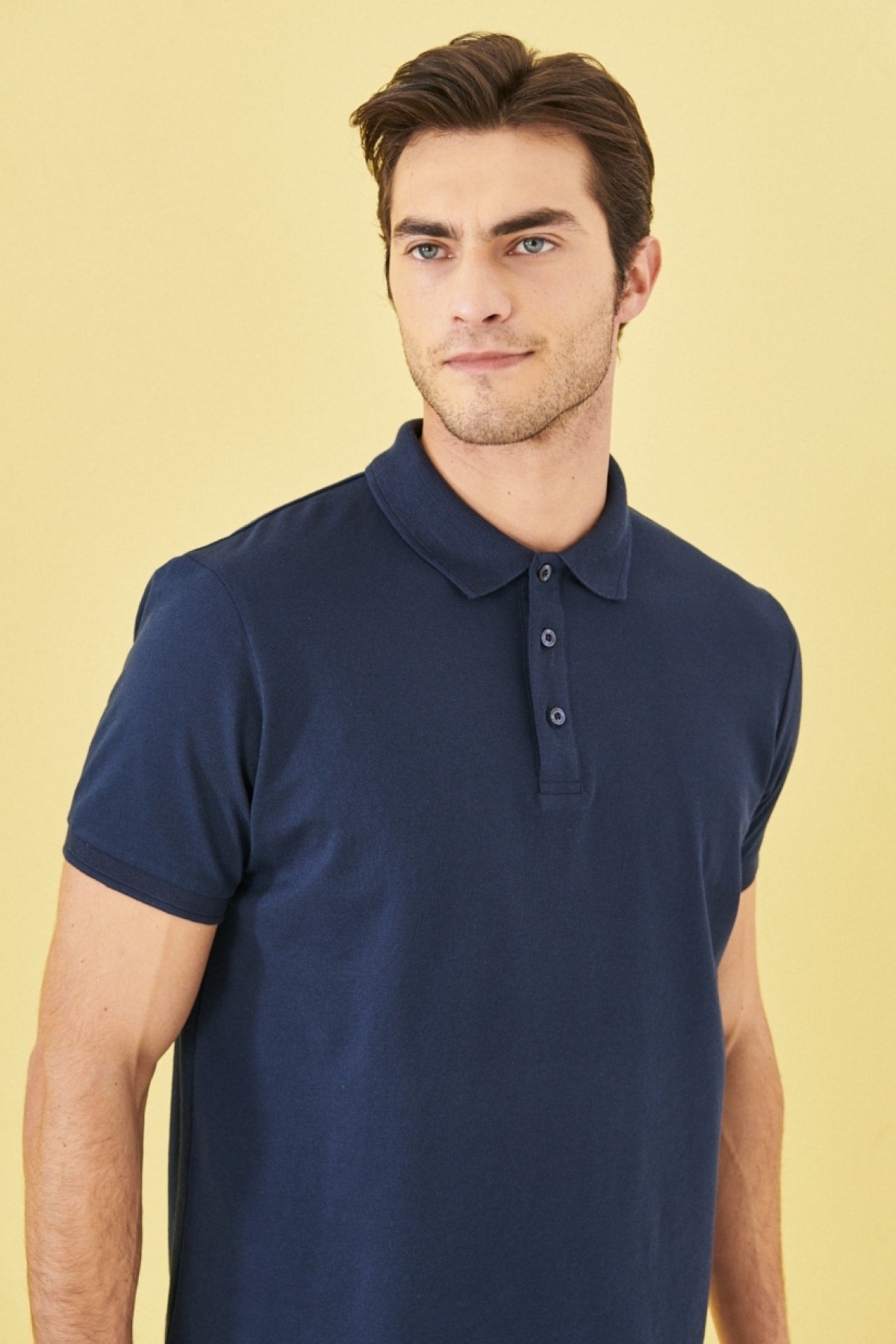  Мужская безусадочная хлопчатобумажная ткань Slim Fit Slim Fit Темно-синяя футболка с воротником-поло с отворотом