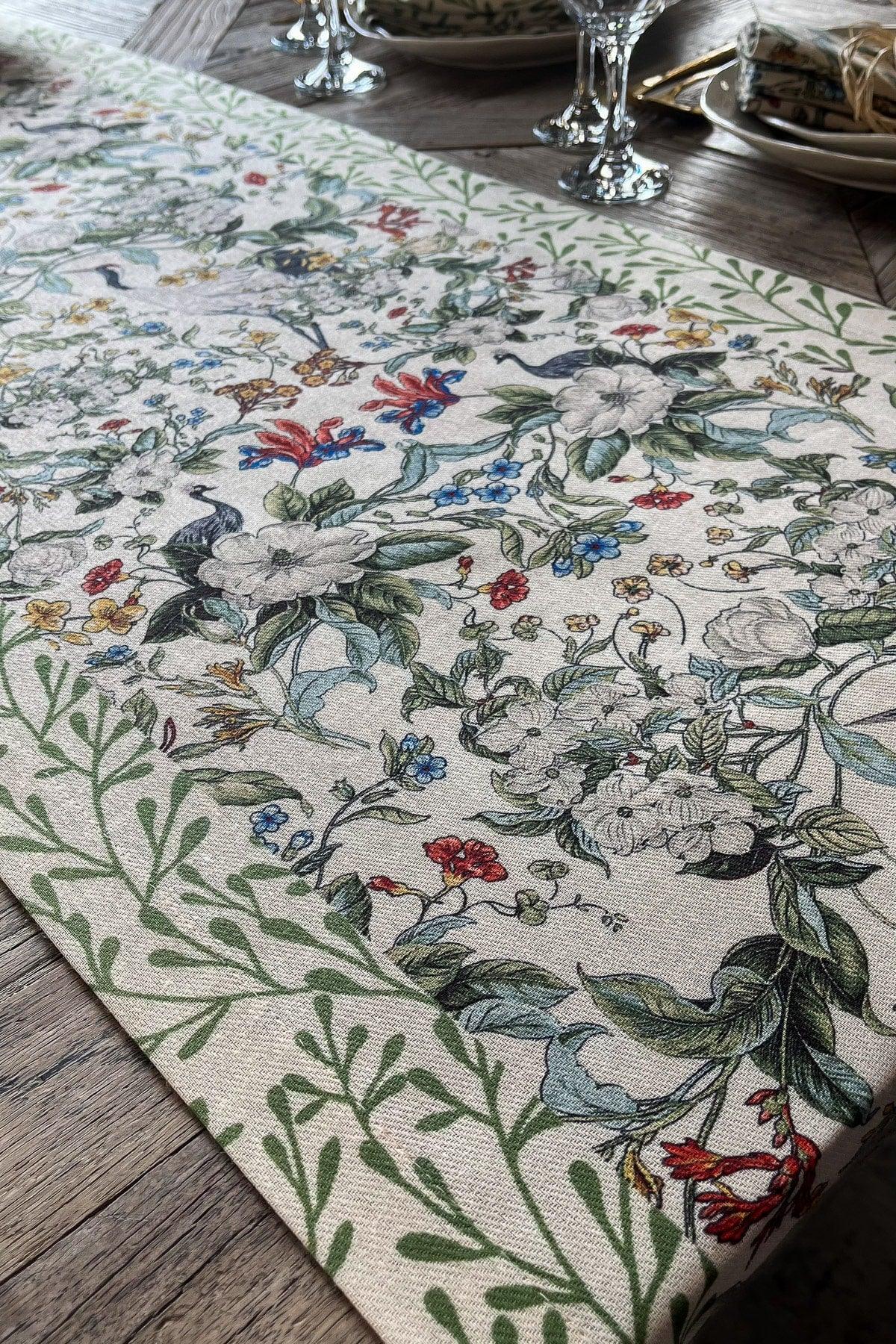 Floral Patterned Cream Runner - Swordslife