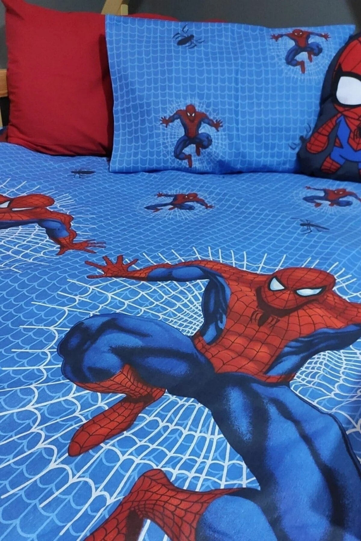 Spider-Man Kinderbettwäscheset mit elastischem Einzelbettlaken 100 x 200 (2 Kissen)
