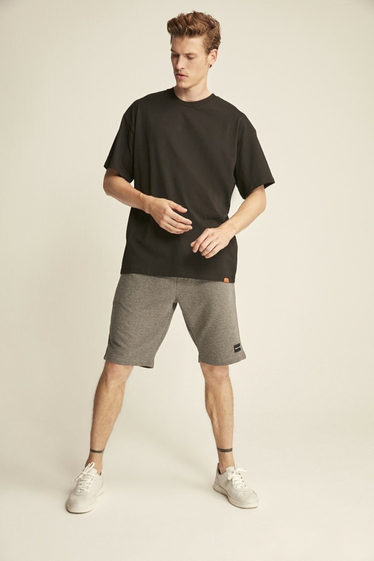 Schwarzes Oversize-T-Shirt „Jett“