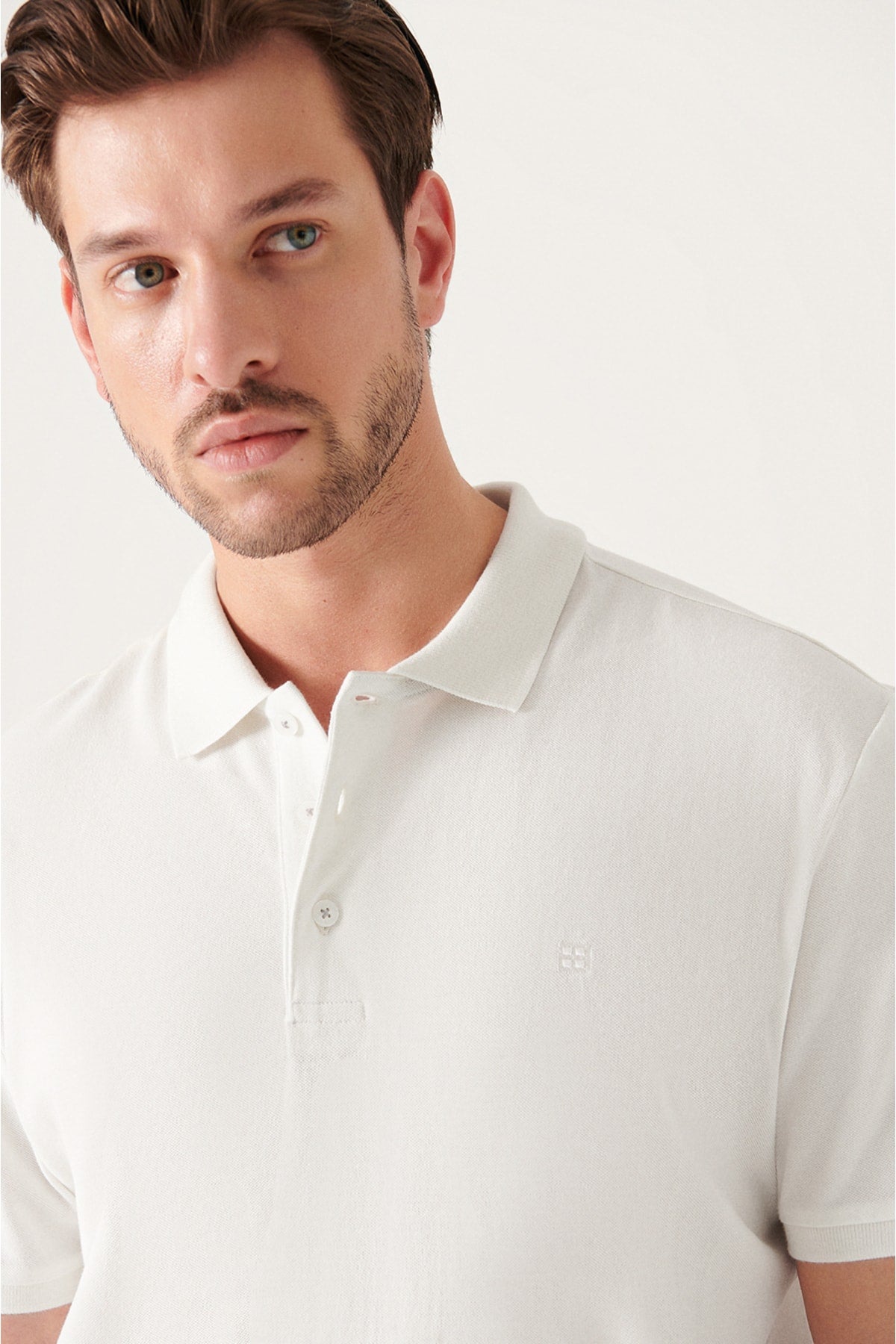Men's White 100% Cotton Breathable Standard Fit Normal Cut Polo Neck T-shirt E001004