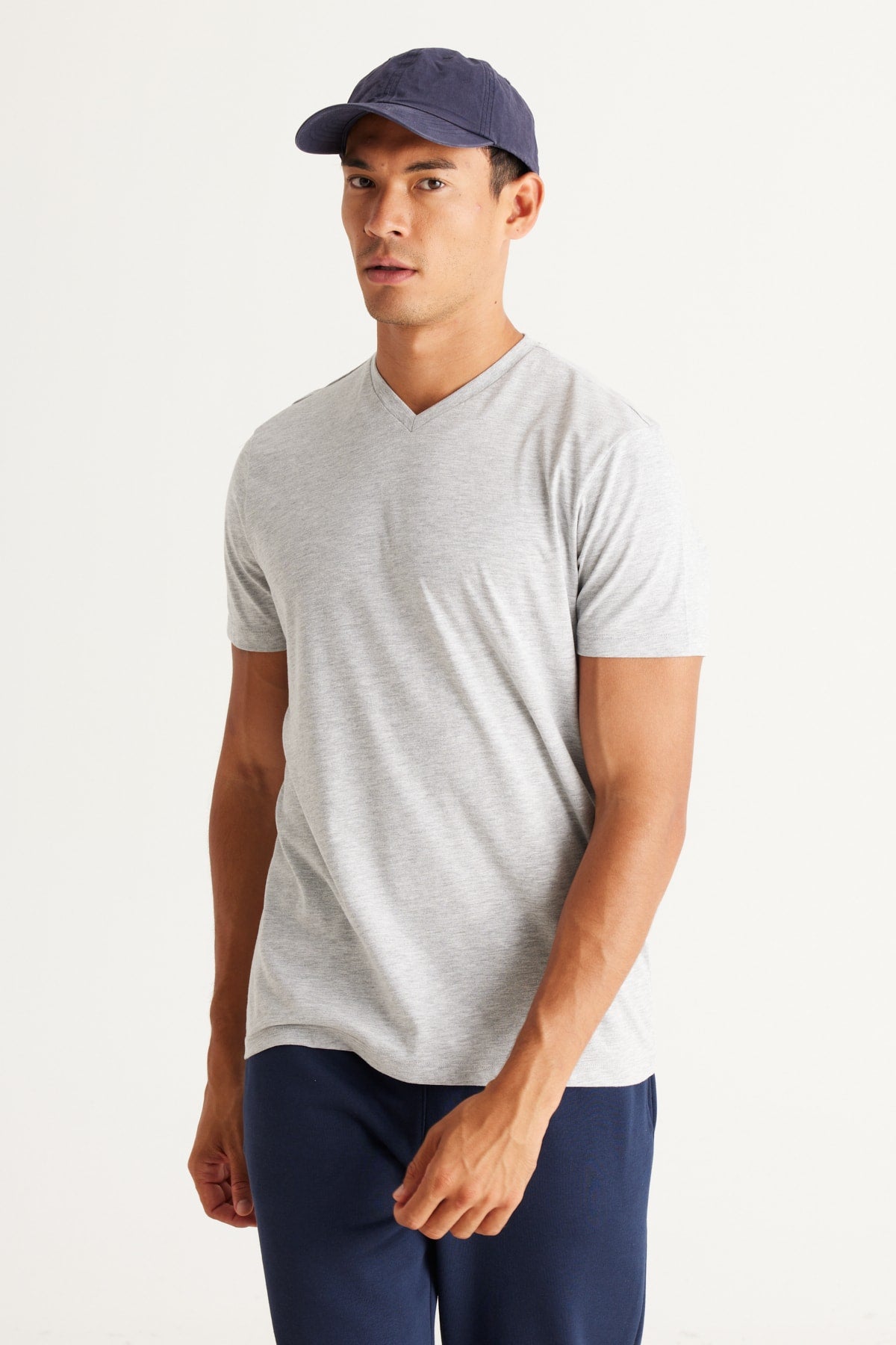 Men's Gray Melange Cotton Slim Fit Slim Fit V-Neck Short Sleeved T-Shirt