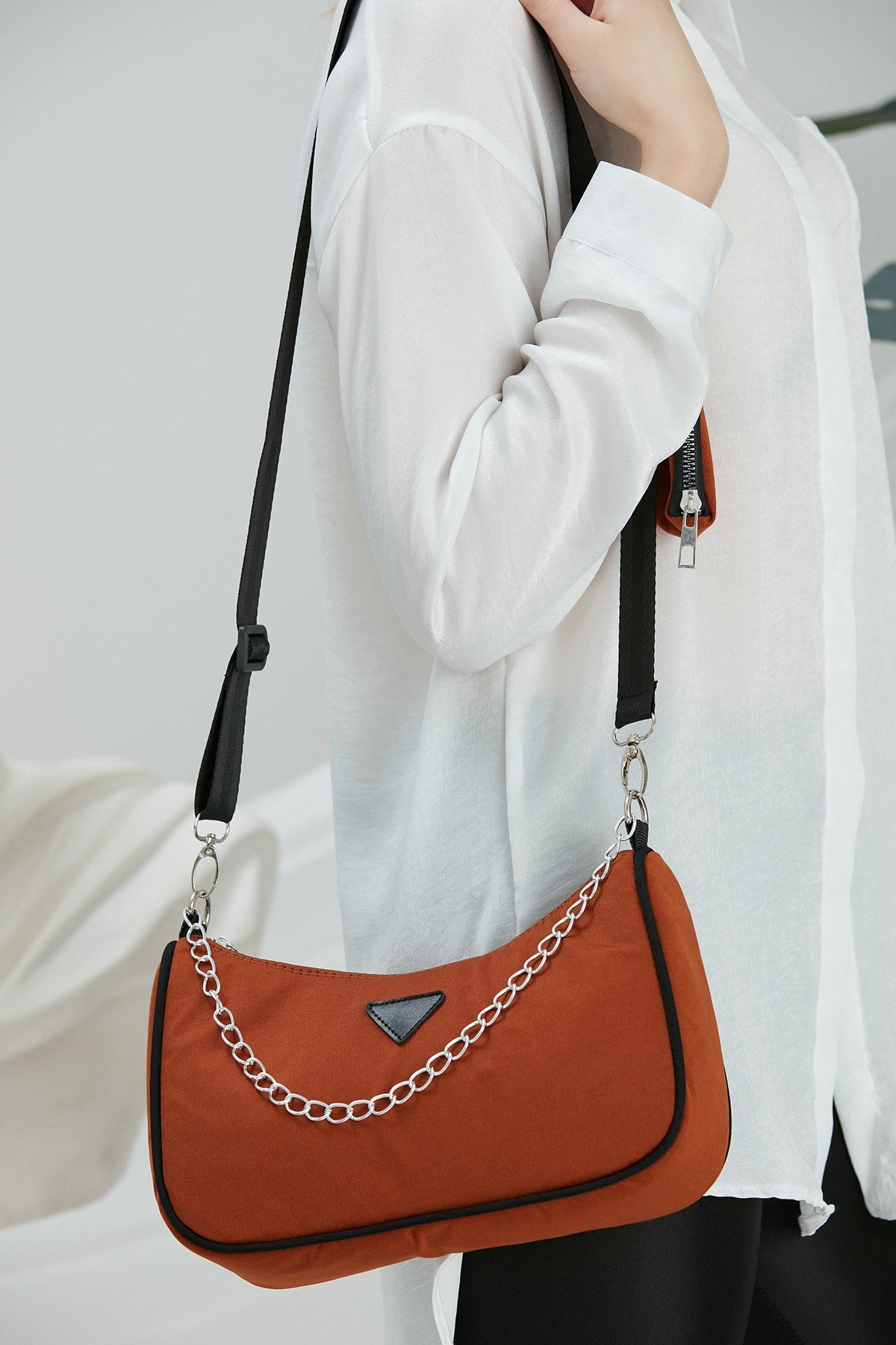 Tile U6 Women'S Cross Shoulder Bag With Chain Strap Detailed And Adjustable Strap Wallet B:12 E:27