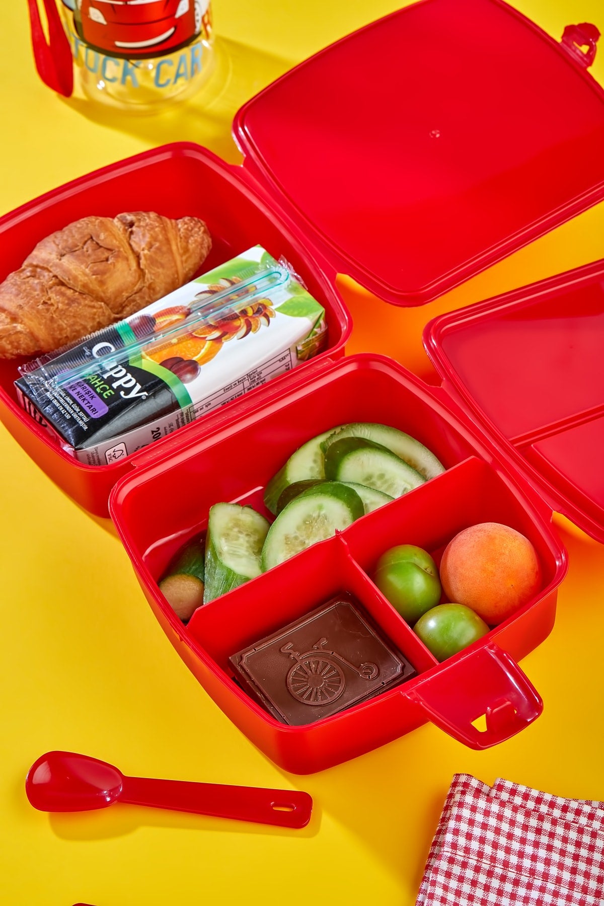 2-lagige Lunchbox mit 4 Fächern und Selbstlöffel und 500-ccm-Wasserflasche mit Strohhalmwagen