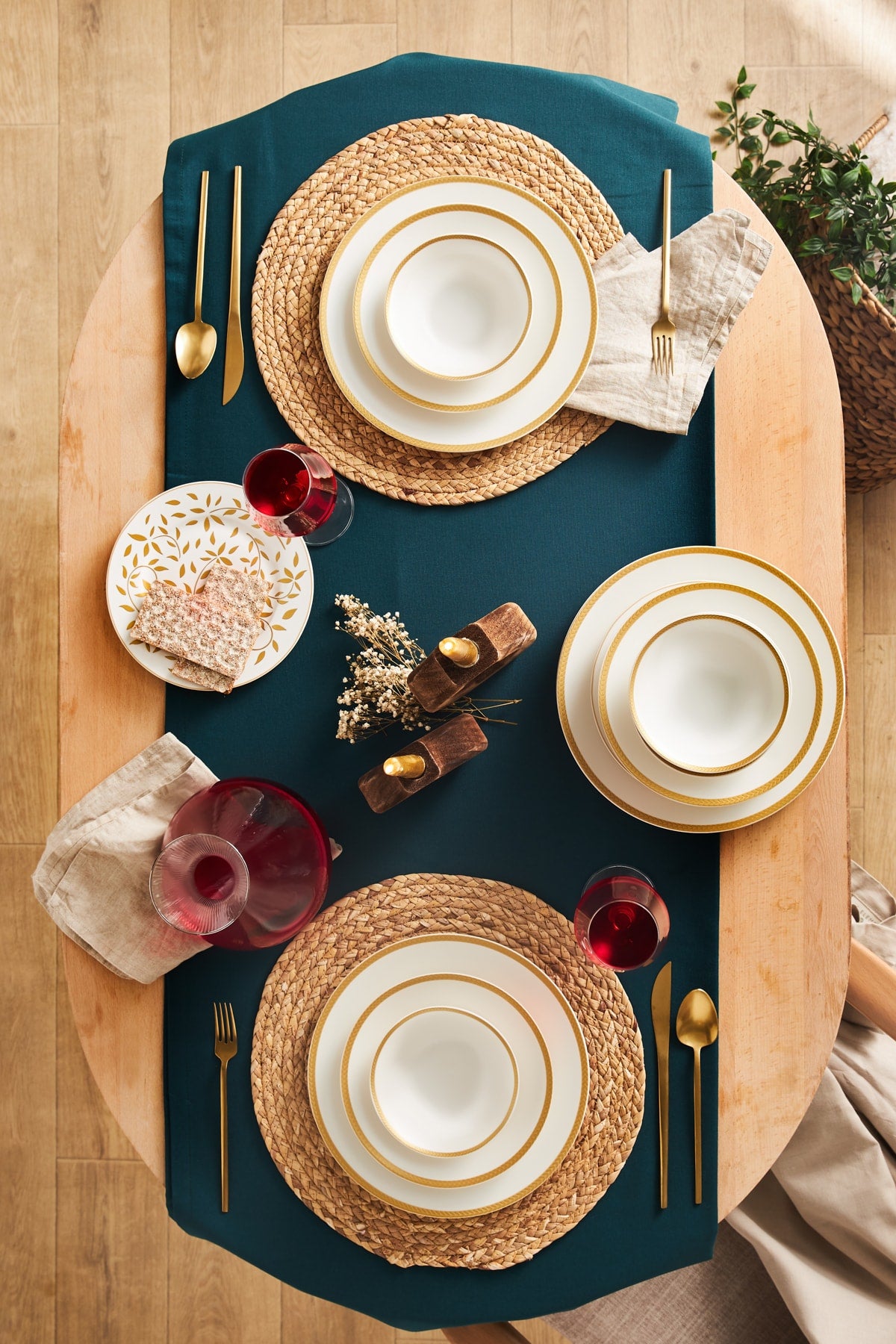 Roseanne Gold 24 Pcs Porcelain Dinnerware Set For 6 Persons