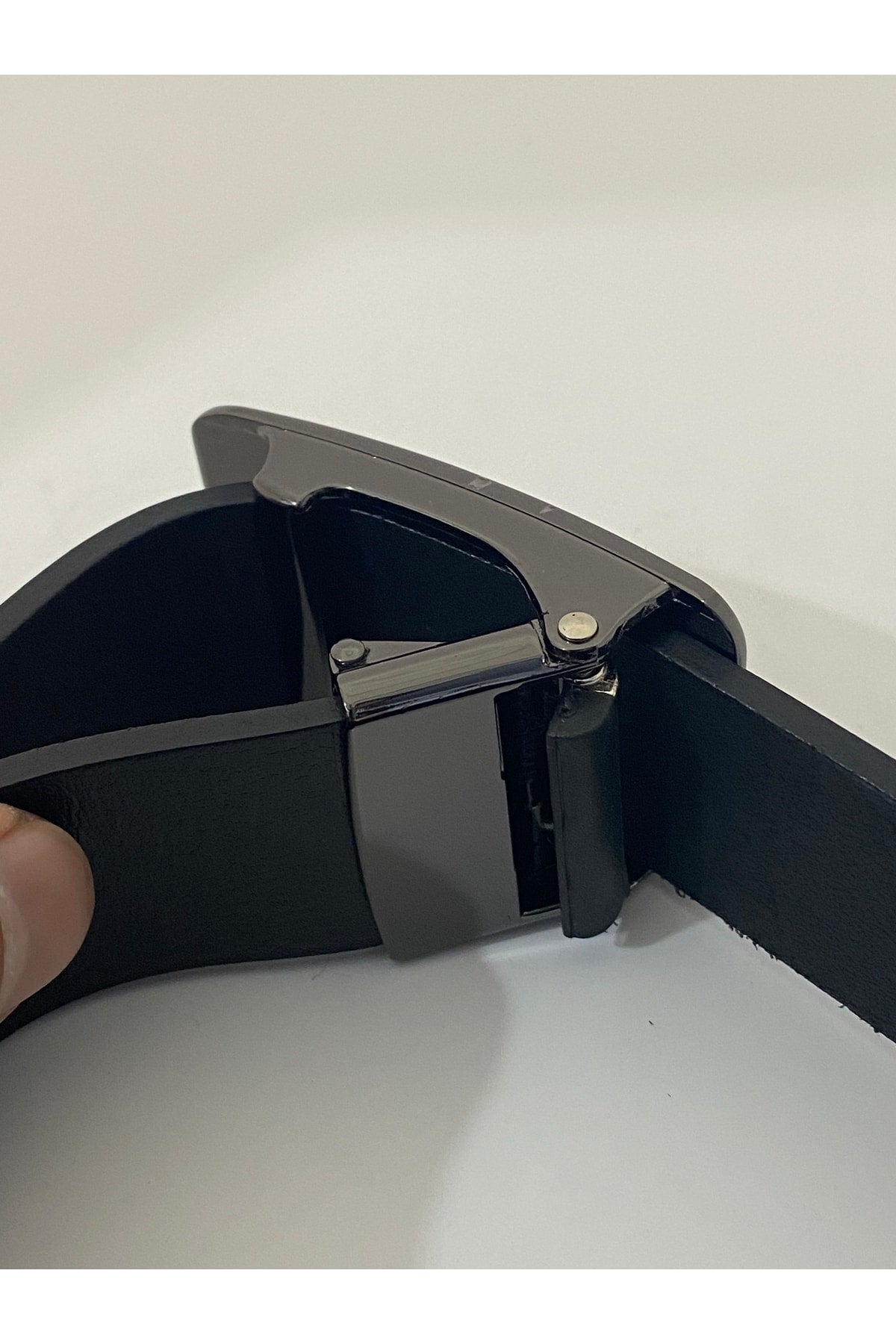 Gürtel aus 100 % echtem Leder mit automatischer Schnalle, ungelocht