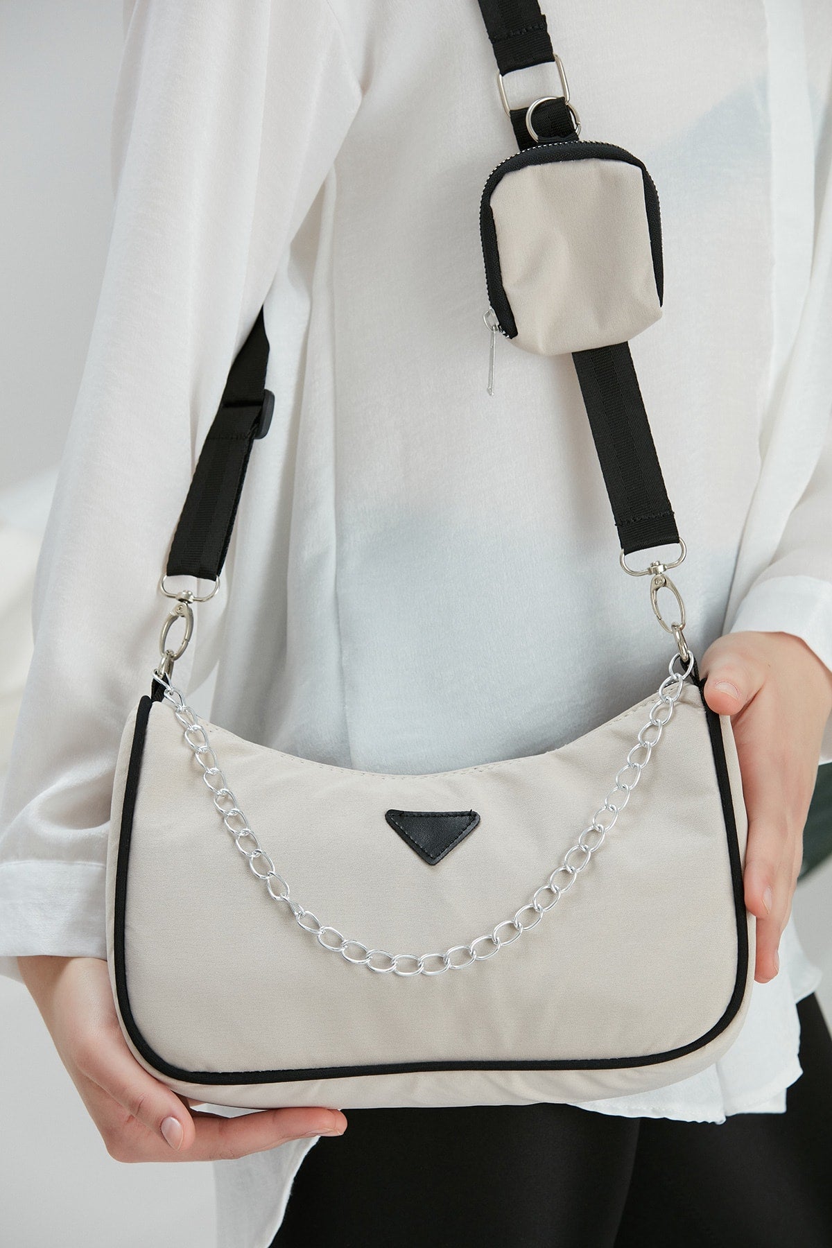 Cream Women'S Cross Shoulder Bag With U6 Chain Strap Detailed And Adjustable Strap Wallet B:12 E:27 G:1
