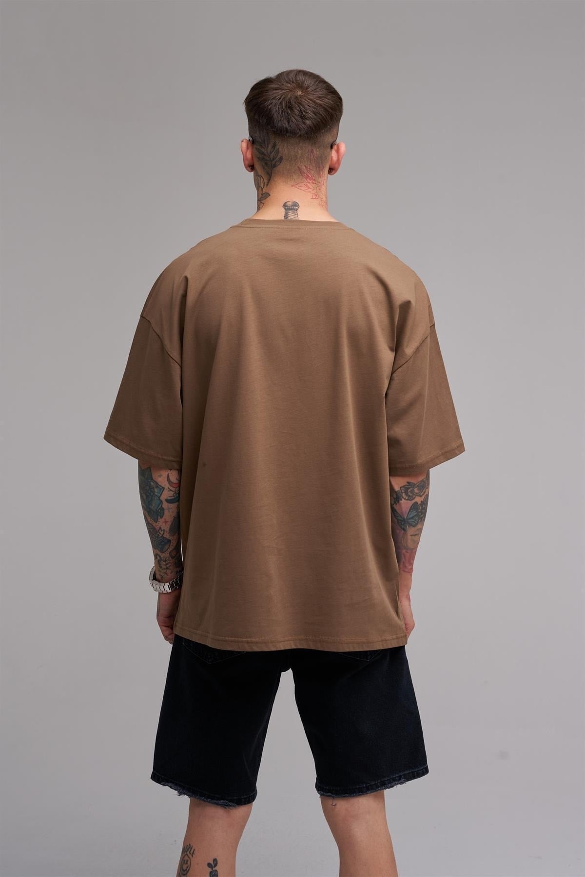 Unisex Large Size Only Belong Printed Cotton T-shirt Brown