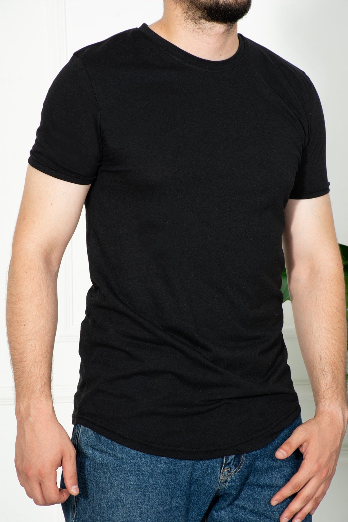  Черная мужская приталенная футболка