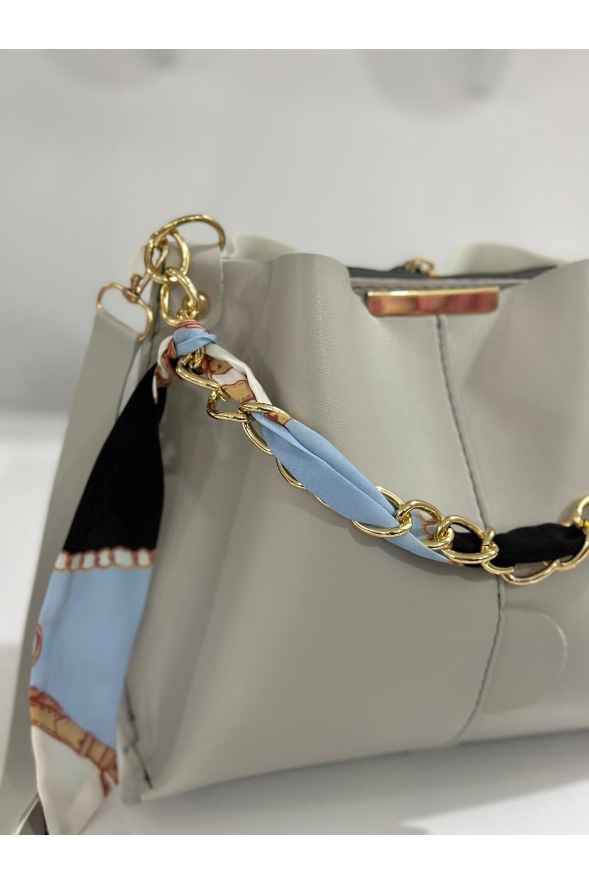Women'S Scarf Light Gray Chain Accessory Soft Leather 3-Compartment Hand, Arm And Shoulder Bag