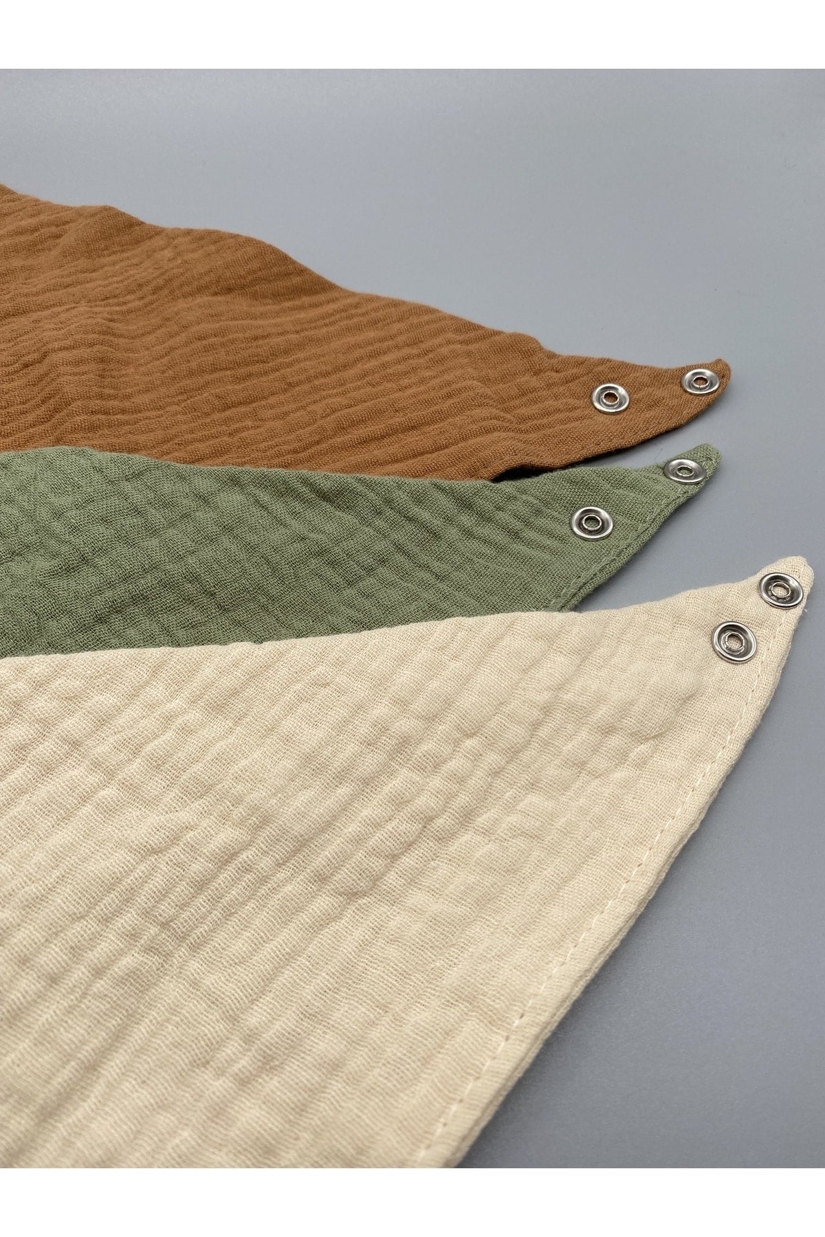 3er-Packung mit 4-lagiger Musselin-Schürze, Schal und Kragen aus 100 % Bio-Baumwolle