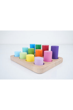 Zylinder mit Montessori-Zuordnungstabelle