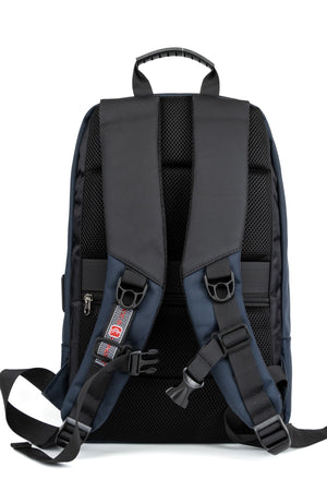 Schützen Sie Ihren Laptop mit einem wasserdichten, gefütterten Rucksack: 15,6-Zoll-Laptopfach, USB-Kabel