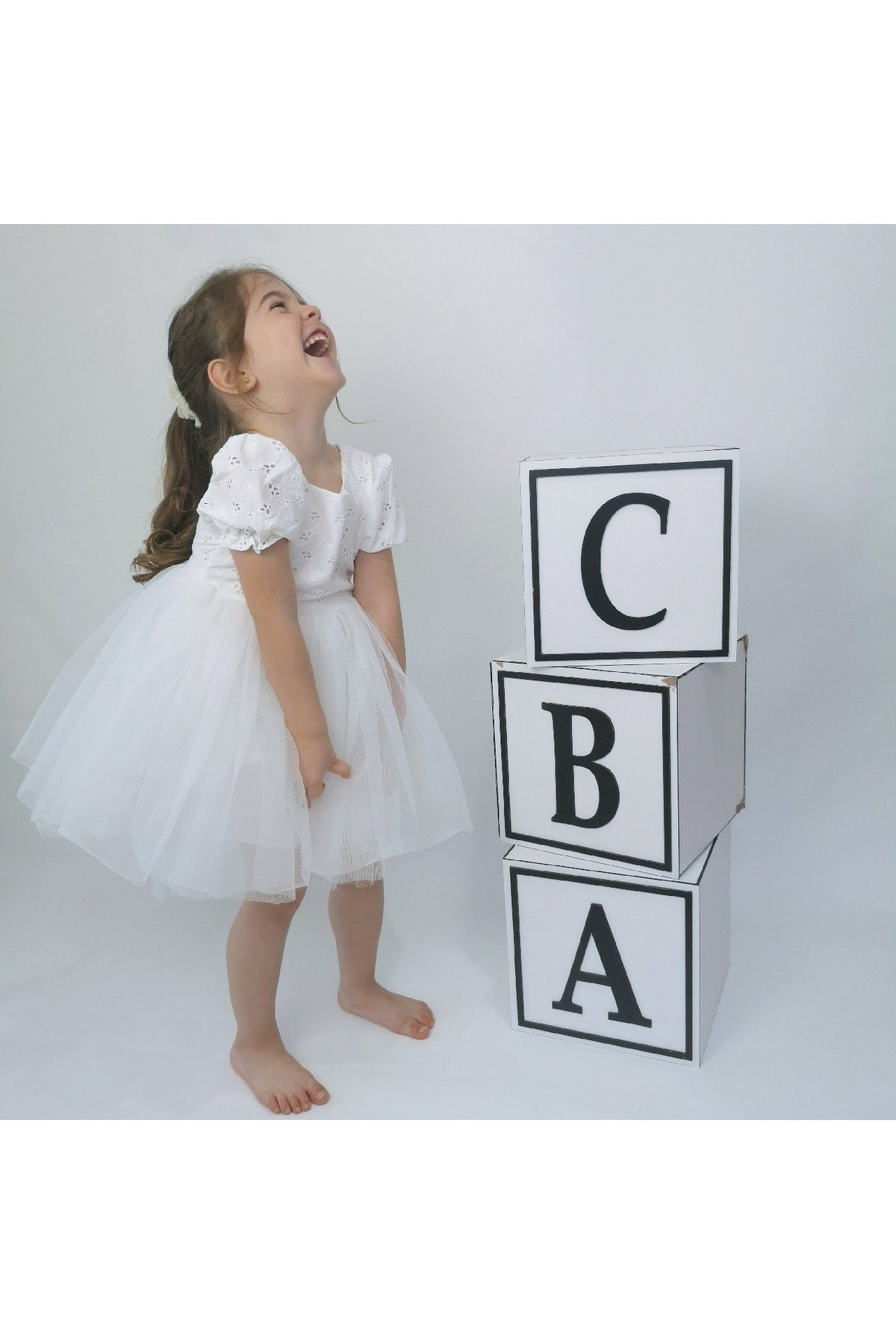 Weißes Kinderkleid mit Tutu und Wassermelonenärmeln, bestickt (Produktbeschreibung unbedingt lesen)