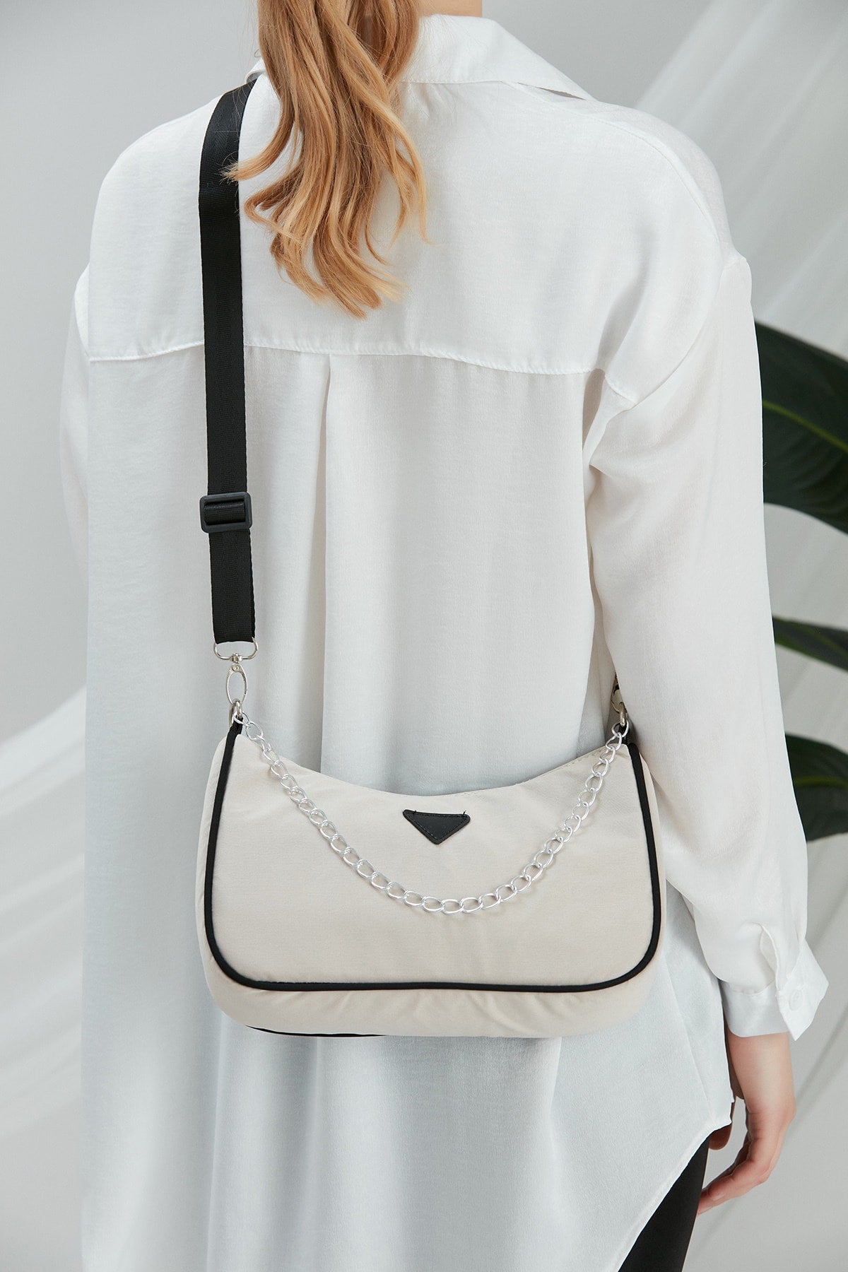 Cream Women'S Cross Shoulder Bag With U6 Chain Strap Detailed And Adjustable Strap Wallet B:12 E:27 G:1