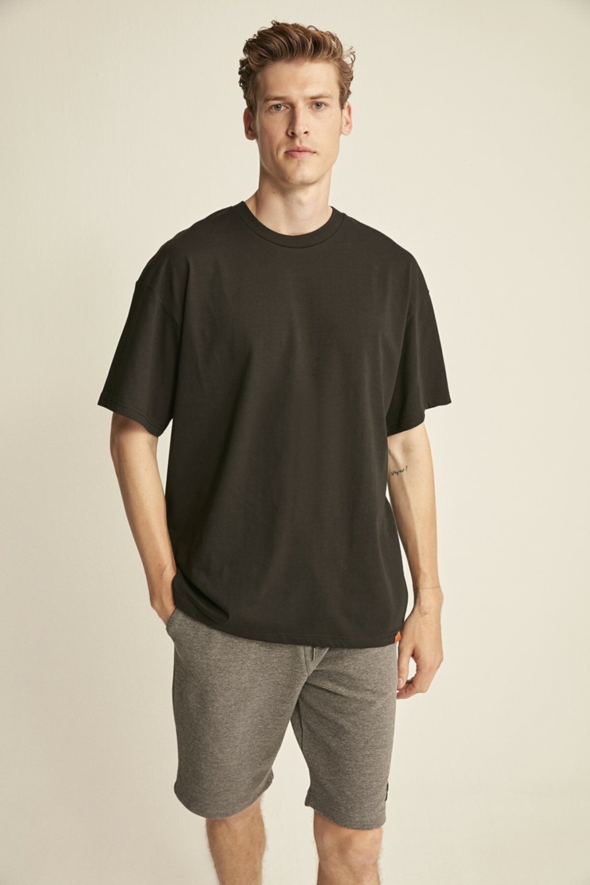 Jett Oversize Black T-shirt