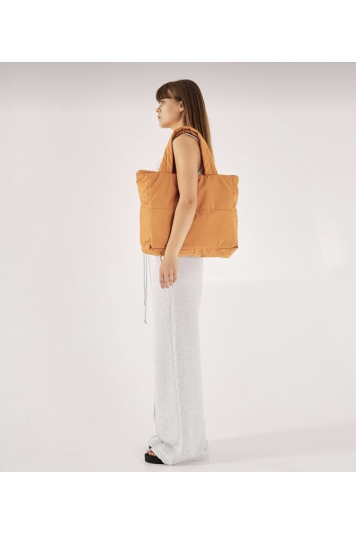 Shopper-Umhängetasche aus geprägtem Puffstoff für Damen