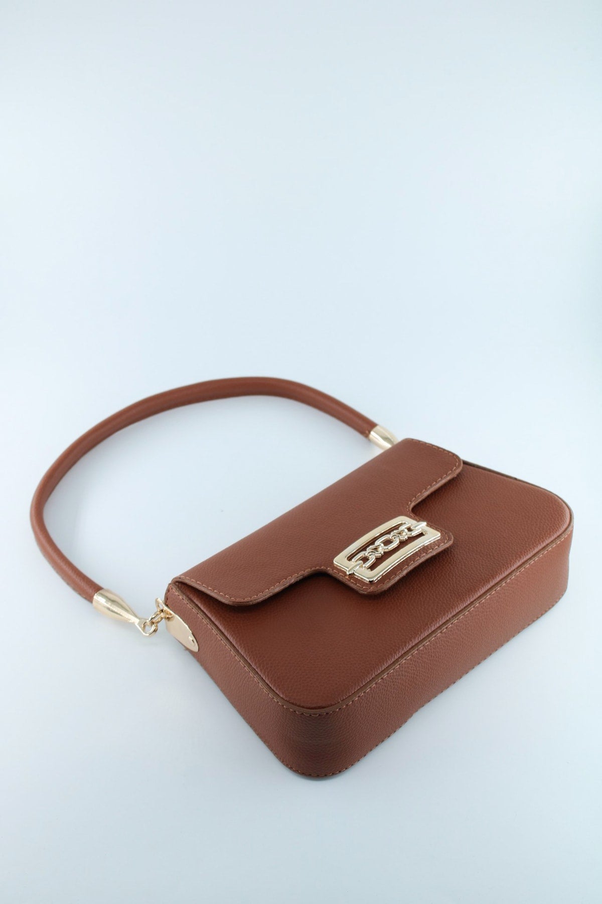 Women'S Textured Magnet Clamshell Lined Hand And Sleeve Bag