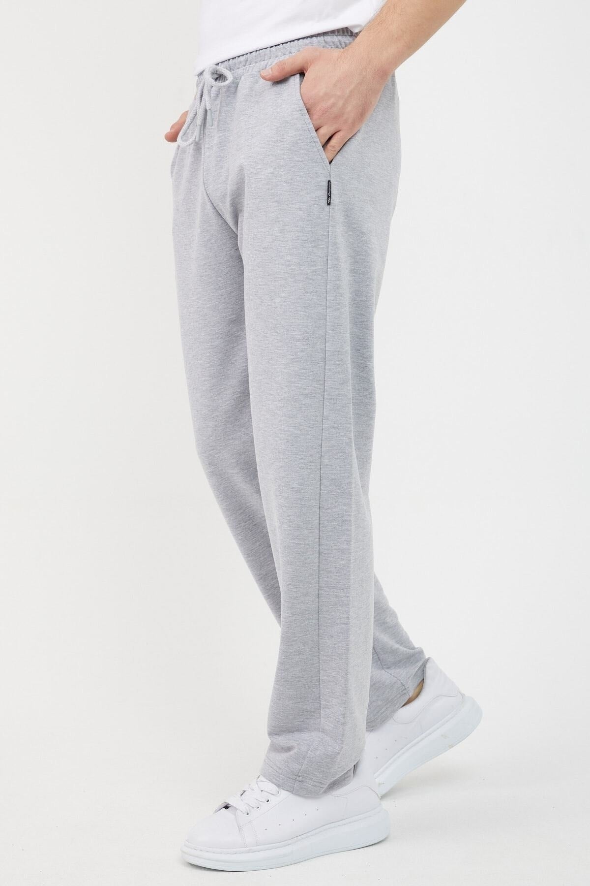Herren-Jogginghose mit geradem Bein und bequemem Schnitt in Metallic-Grau