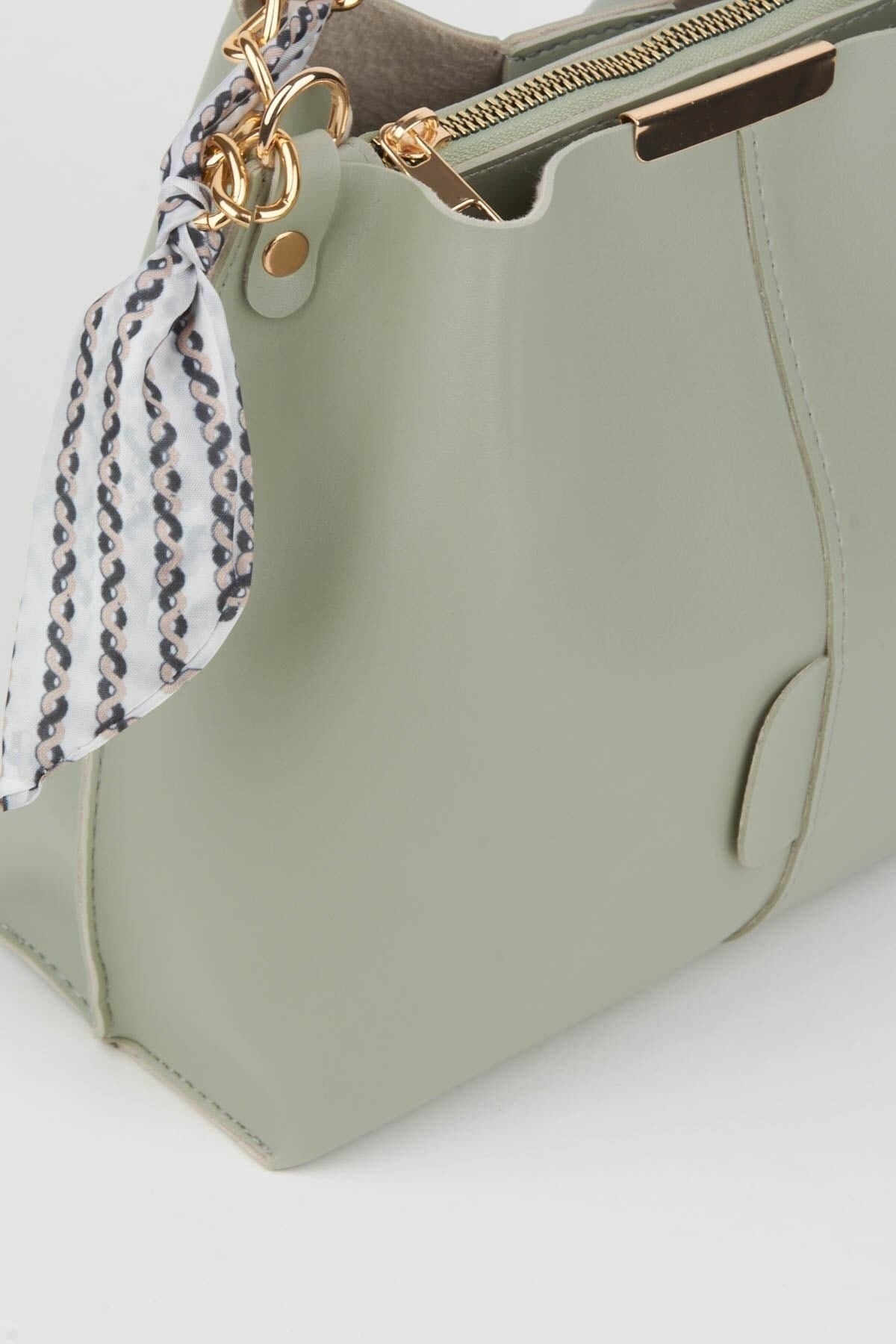 Mintgrüne Damen-Hand-, Arm- und Schultertasche aus weichem Leder mit 3 Fächern und Schalkette