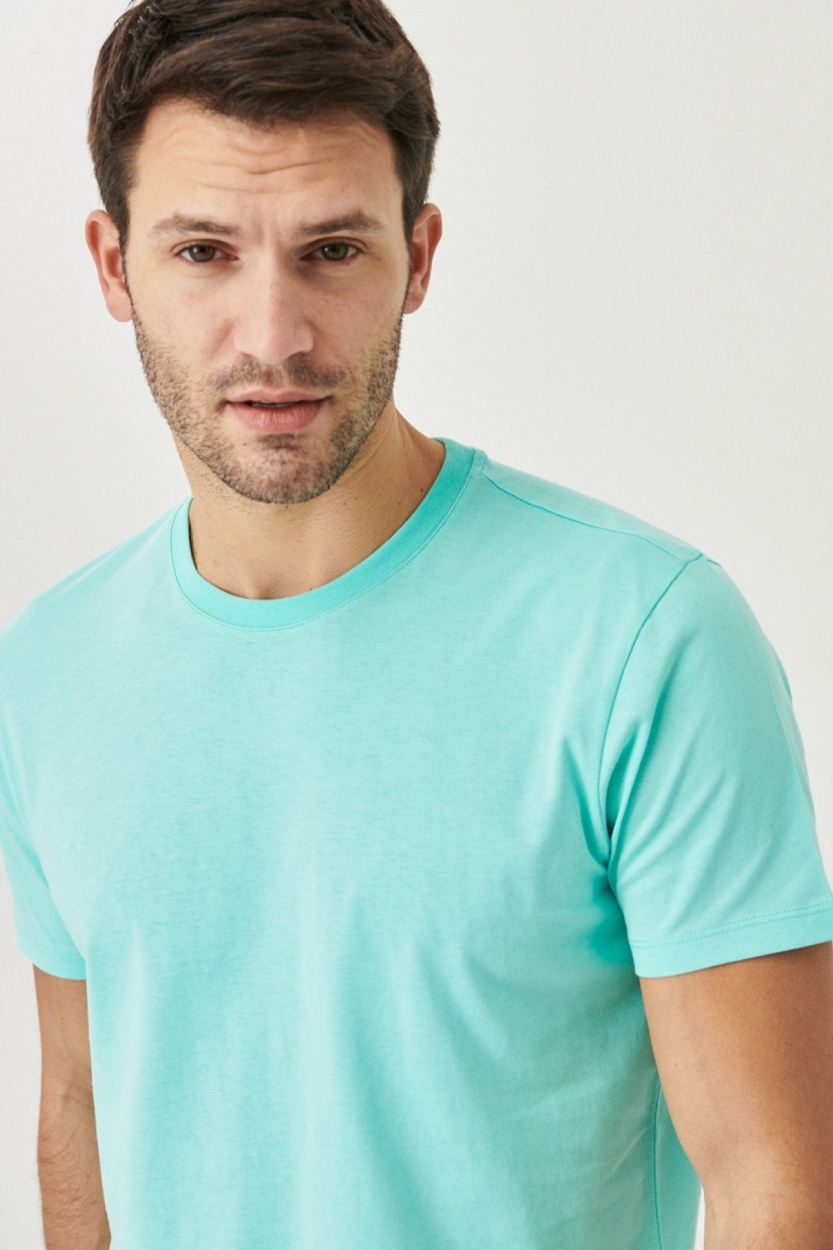 Men's Turquoise 100% Cotton Slim Fit Slim Fit Crew Neck Short Sleeved T-Shirt