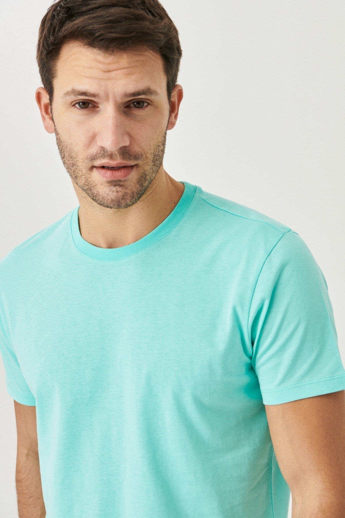 Türkises Slim Fit T-Shirt für Herren, 100 % Baumwolle, schmale Passform, Rundhalsausschnitt, kurzärmelig