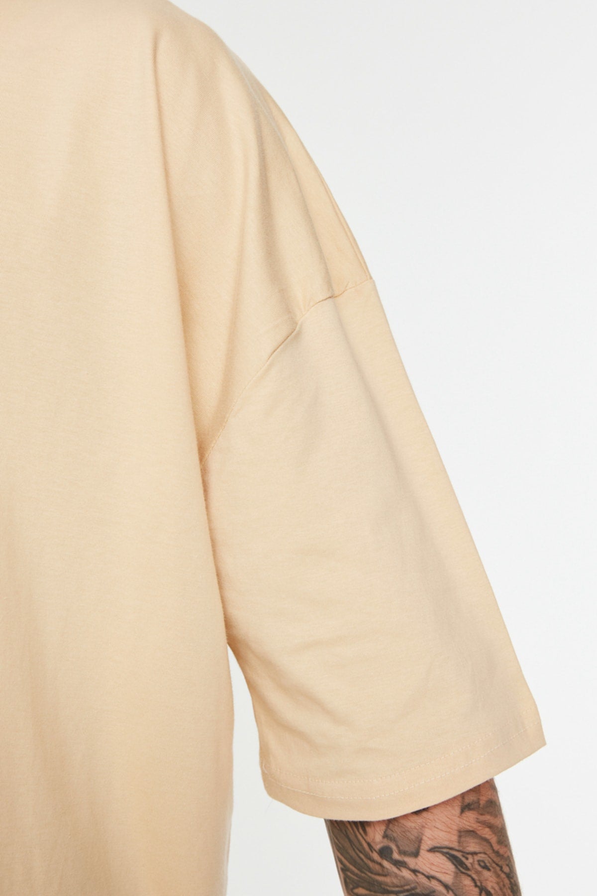Beige Men's Basic 100% Cotton Crew Neck Oversize Short Sleeve T-Shirt TMNSS22TS0318