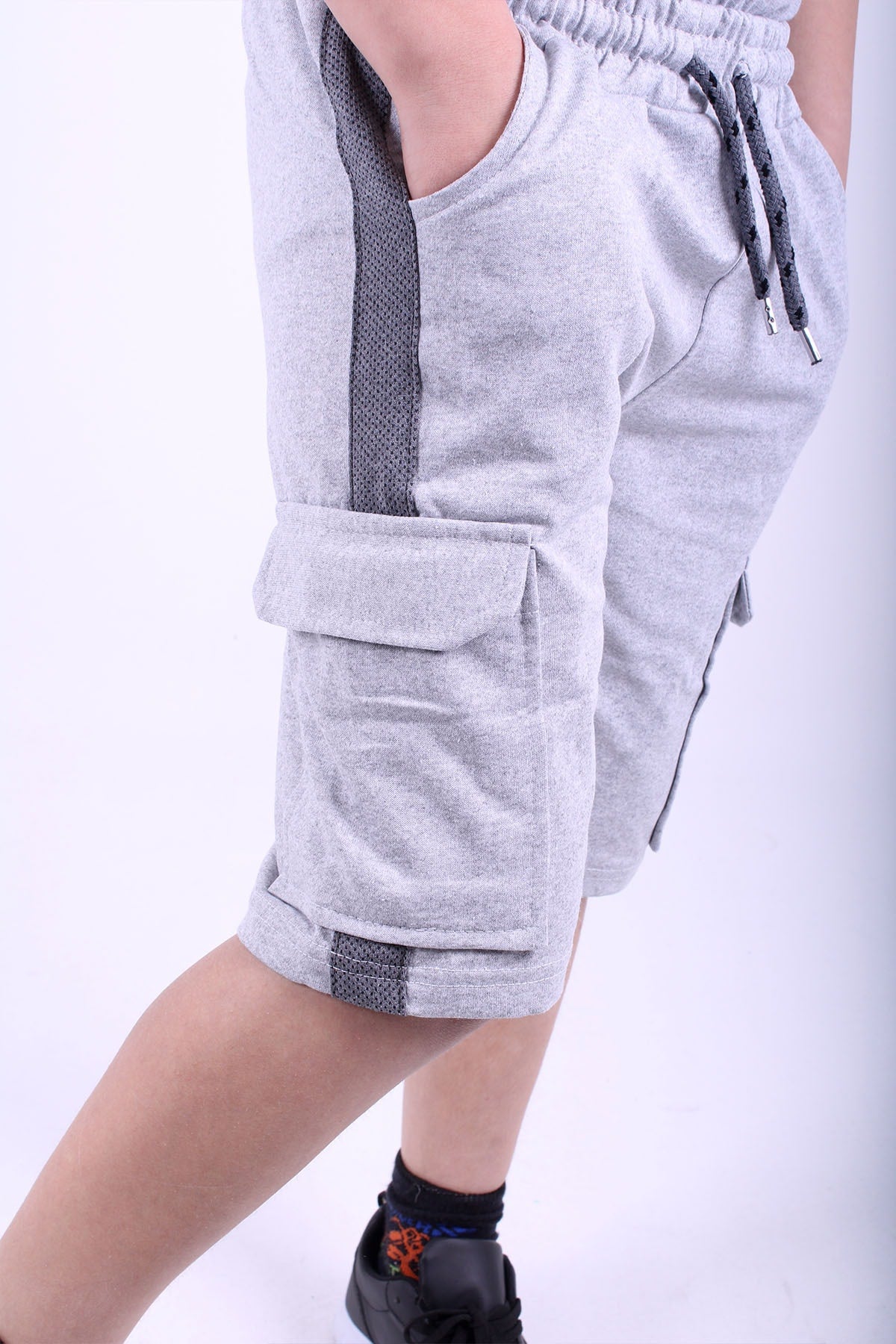 Boy'S Side Stripe Capri With Cargo Pocket