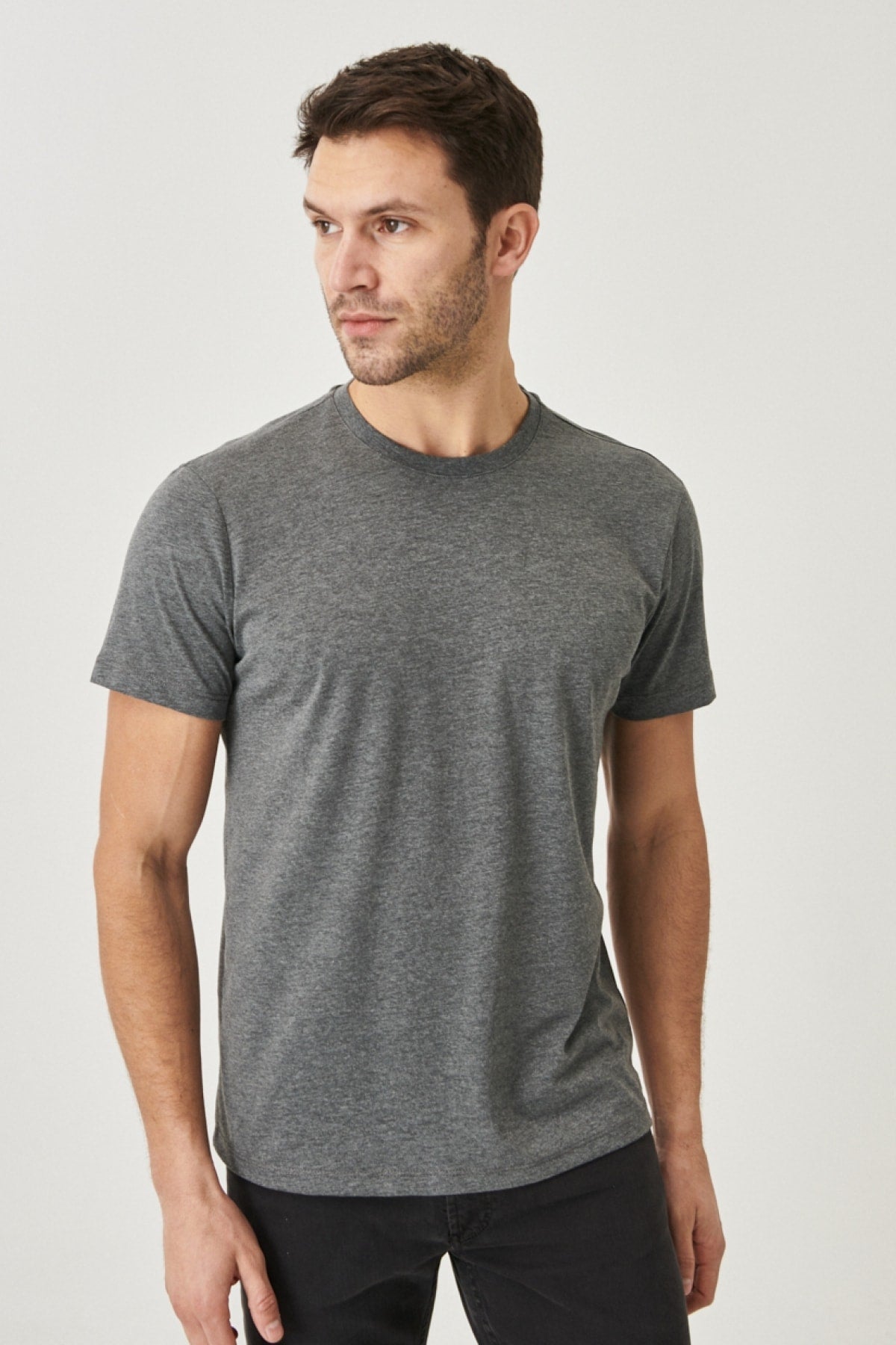 Men's Anthracite Cotton Slim Fit Slim Fit Crew Neck Short Sleeved T-Shirt