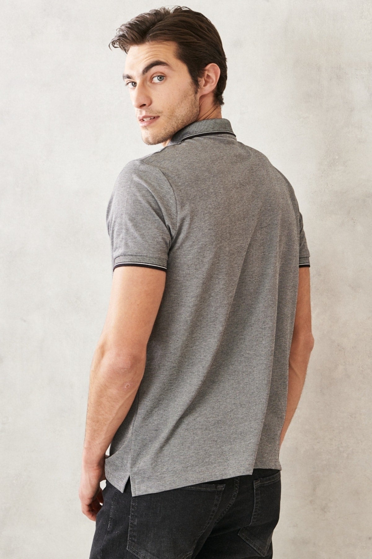 Men's Non-Shrink Cotton Fabric Slim Fit Slim Fit Black Anti-roll Polo Neck T-Shirt