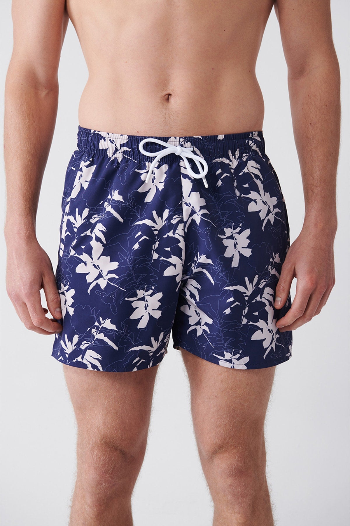 Men'S White-Navy Blue Quick Dry Printed Standard Size Swimwear Marine Shorts E003802