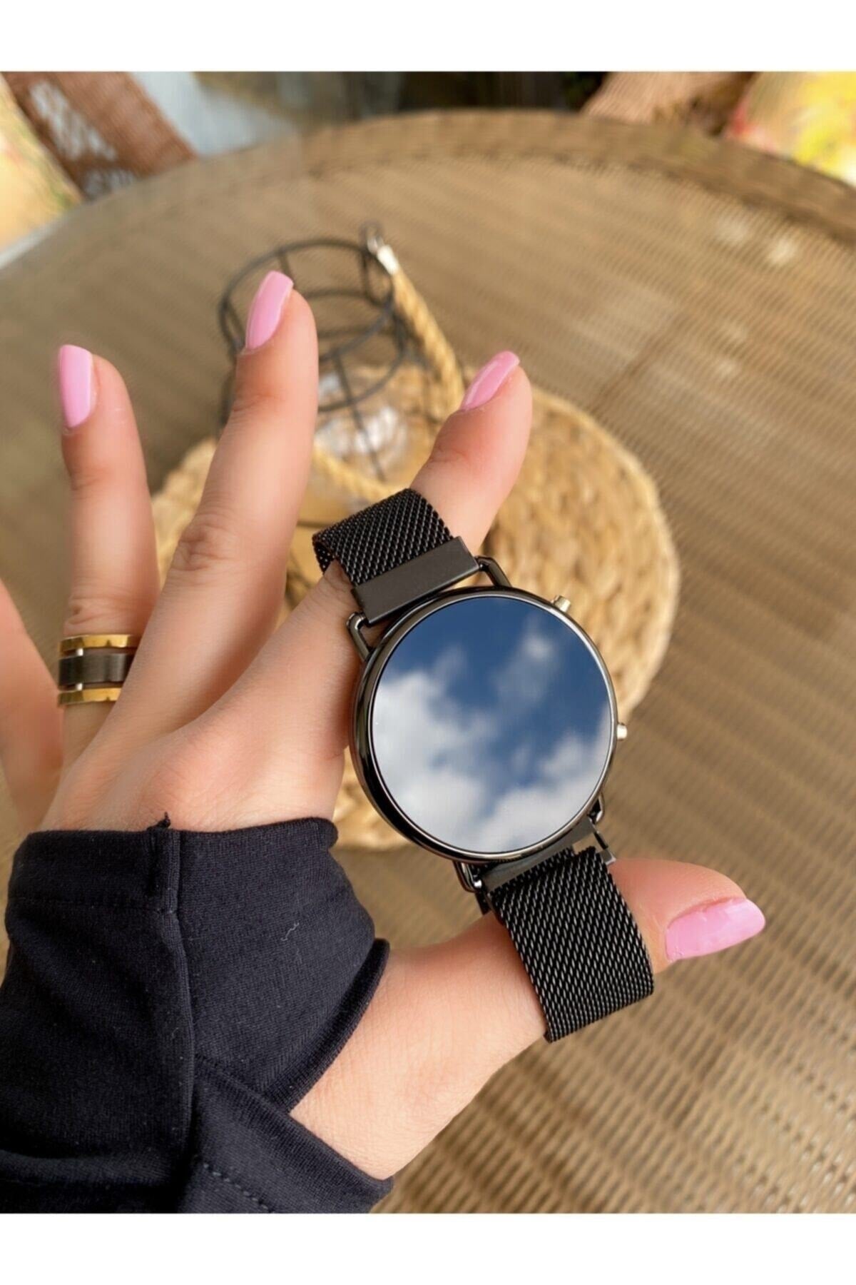 Unisex-Armbanduhr aus Stahl mit digitaler Anzeige