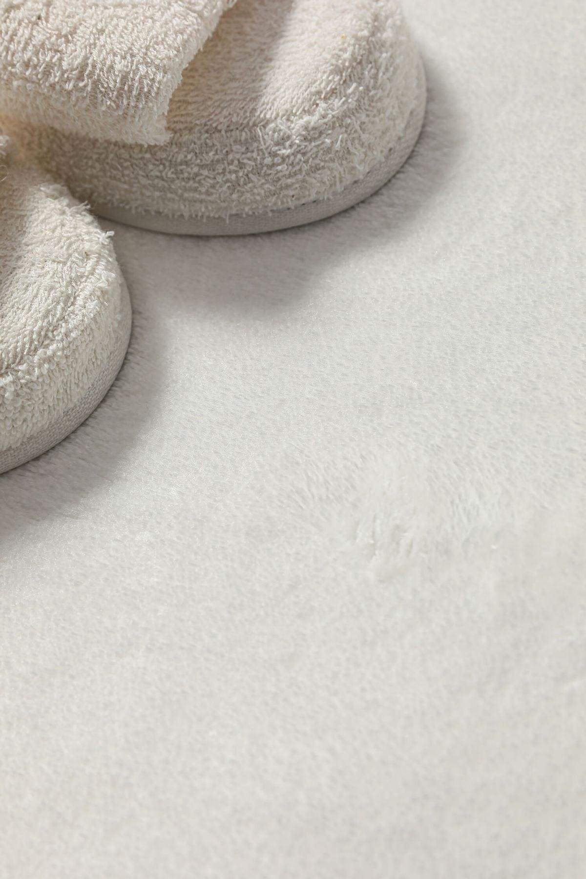 Tasseled Plush Non-Slip Floor Mat Set of 2 - White - Swordslife