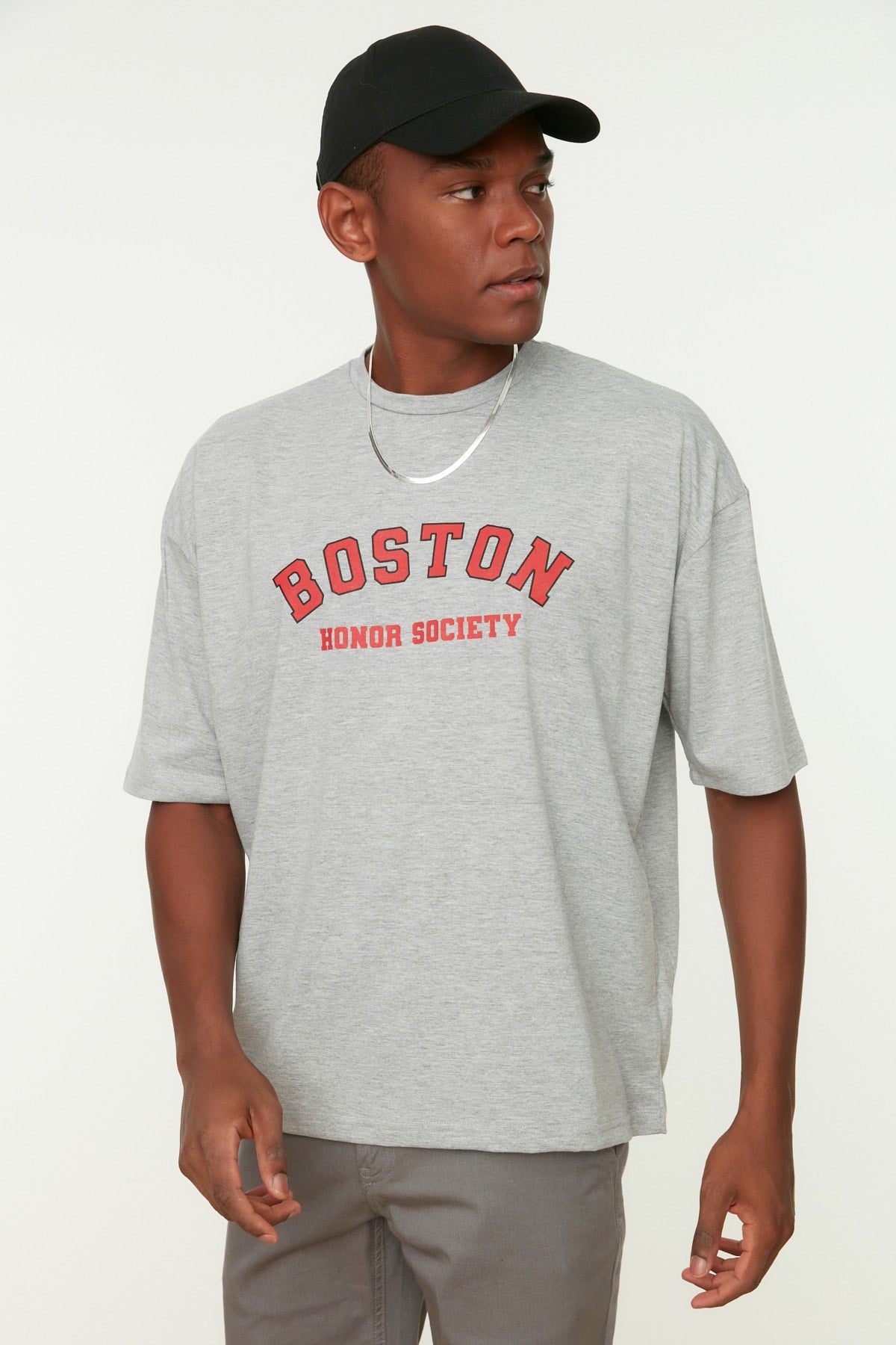 Graues Oversize-T-Shirt mit Rundhalsausschnitt und kurzen Ärmeln für Herren mit Textaufdruck Tmnss21Ts1217