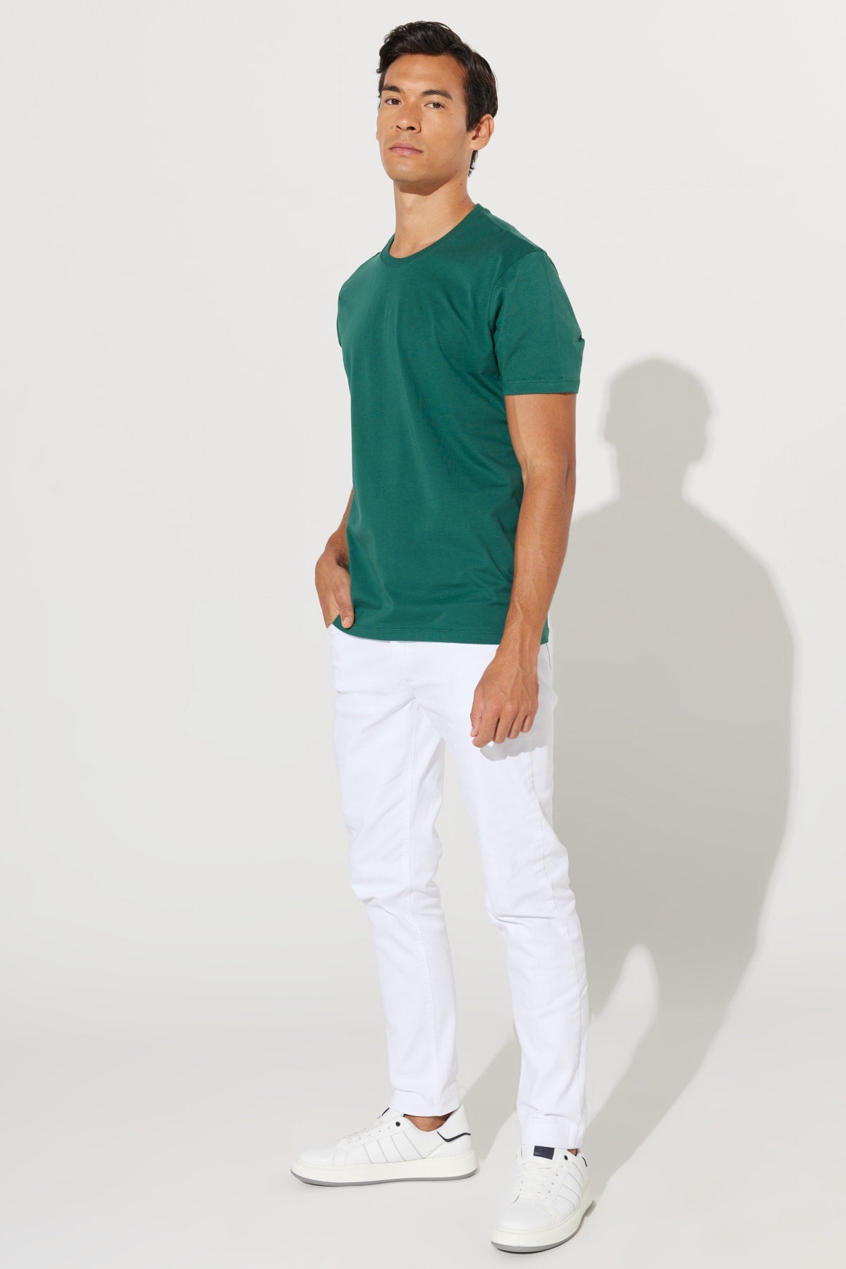 Men's Dark Green Slim Fit Slim Fit 100% Cotton Crew Neck Short Sleeved T-Shirt