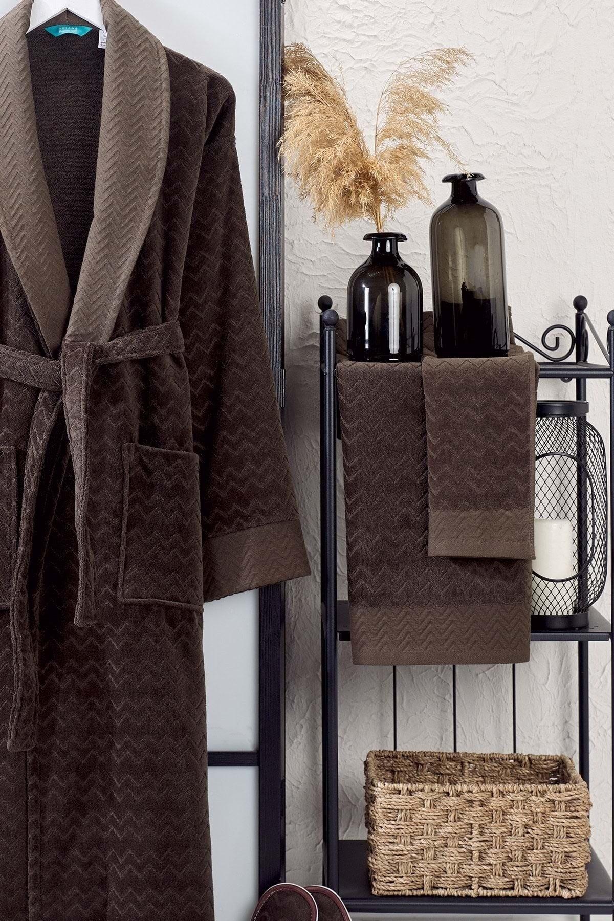 Ansaaj Velvet Jacquard 4 Piece Bathrobe Set Brown - Swordslife