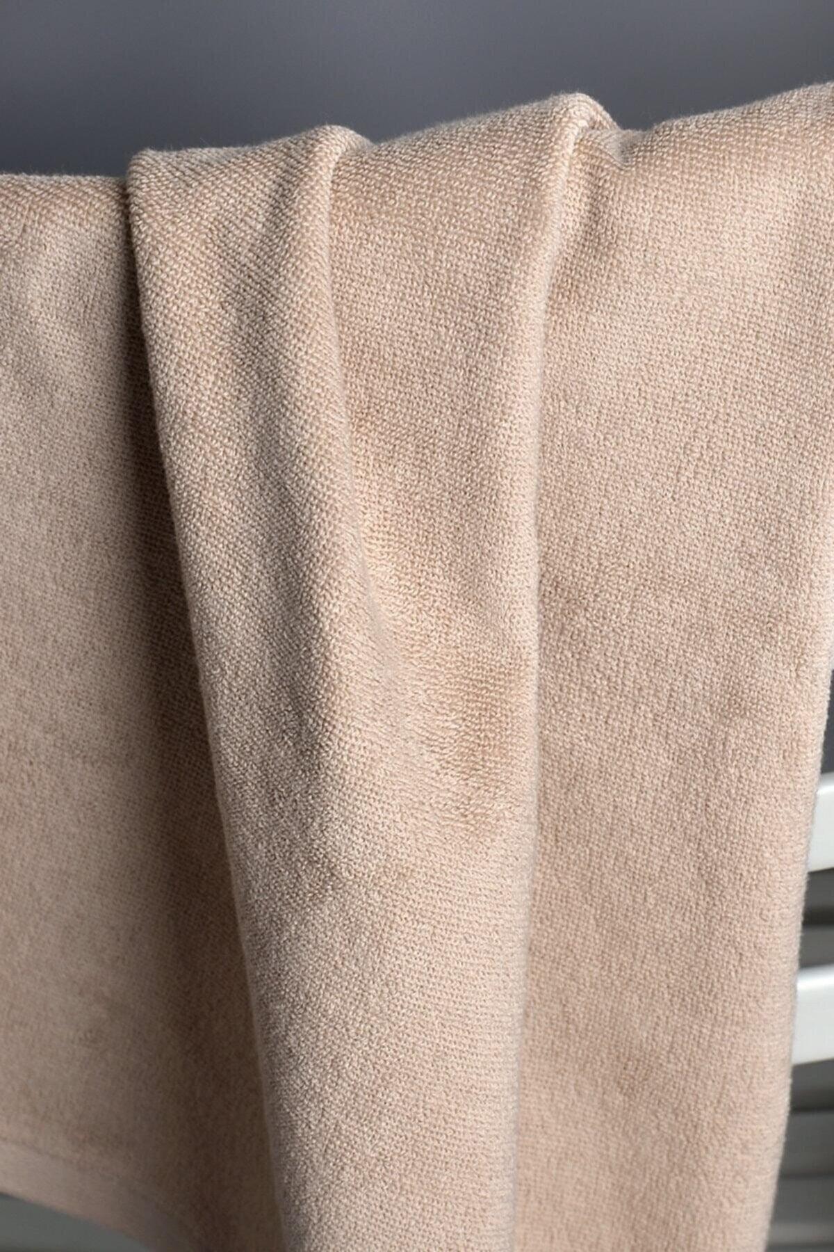 Basic Bath Towel 90x150 Cm Light Brown