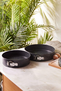 Set of 2 aluminum cake molds 24cm and 28cm
