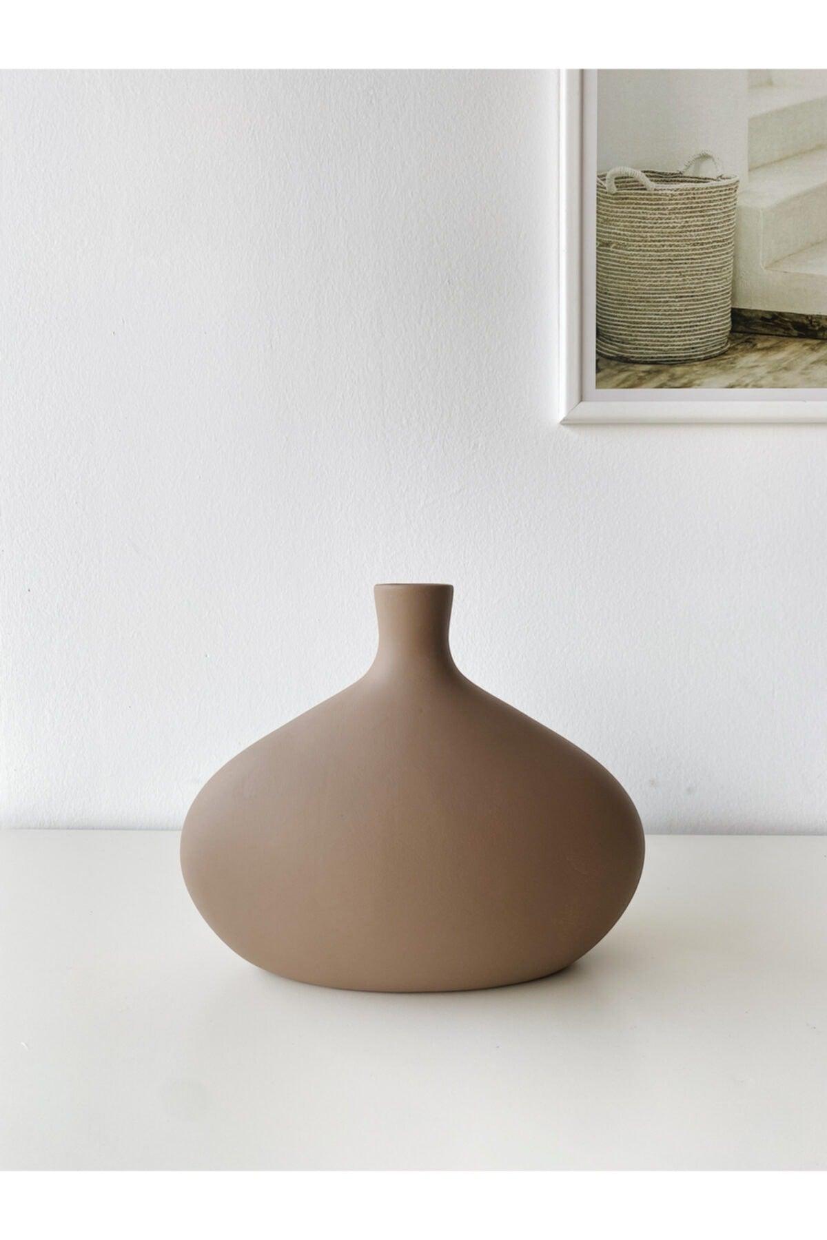 Flaby Ceramic Vase (Light Brown) - Swordslife