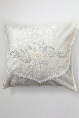 French Lacy Velvet Envelope Pack - Ecru - Swordslife