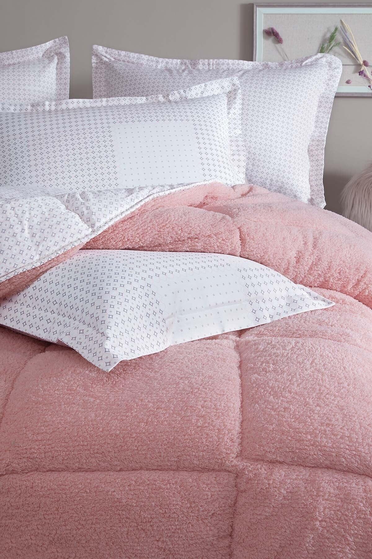 Marcia Triola Double Bedding Set - Pink - Swordslife