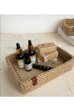 Versatile 30 x 20 cm woven storage basket with 7 cm depth