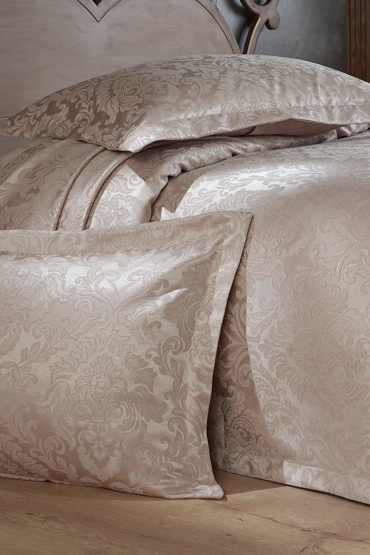 Sierra Jacquard Chenille Double Bedspread (beige) - Swordslife